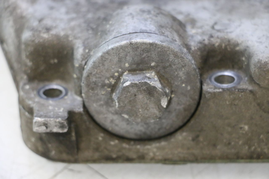 photo de TAMPA DO ESTATOR PEUGEOT KISBEE 4T 50 (2010 - 2017) - Detalhe da peça