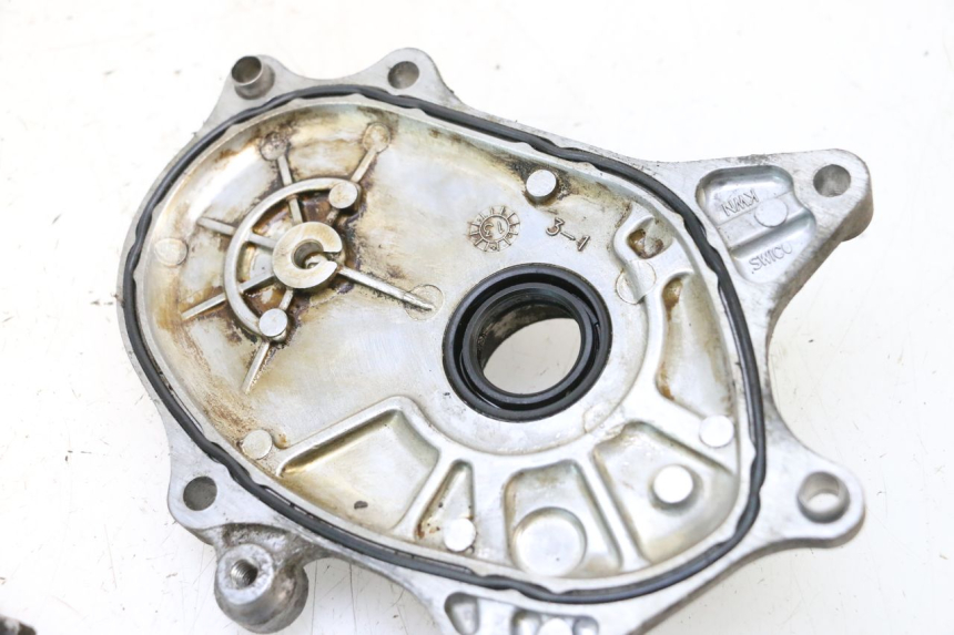 photo de TAMPA DO ESTATOR HONDA PCX (JF57/JF64) 125 (2014 - 2018) - Detalhe da peça