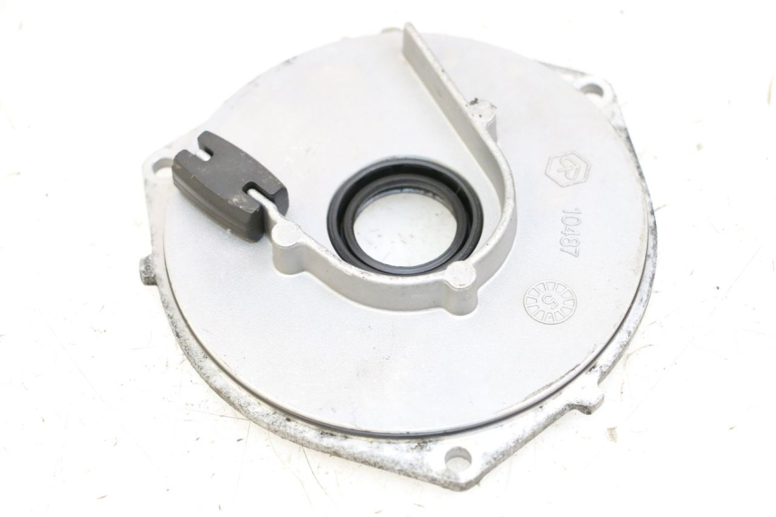 photo de TAMPA DO ESTATOR APRILIA SCARABEO 100 (2003 - 2012) - Detalhe da peça