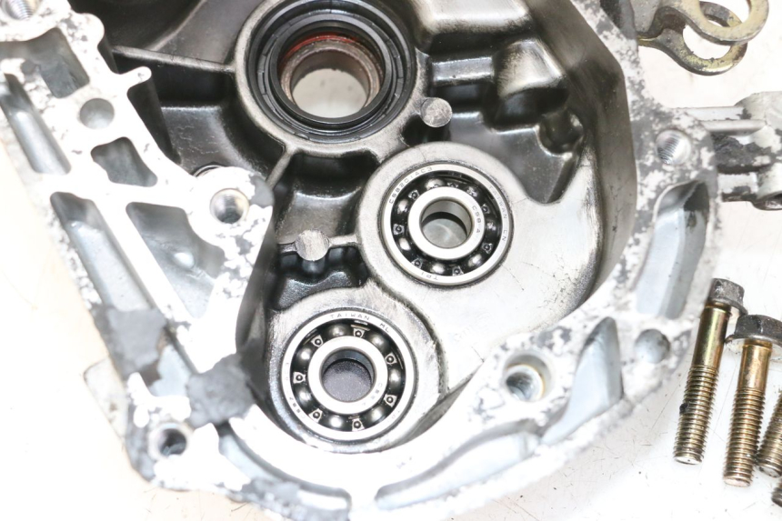 photo de CARCAÇA DE TRANSMISSÃO DA RODA KYMCO AGILITY 4T 50 (2005 - 2018) - Vista geral