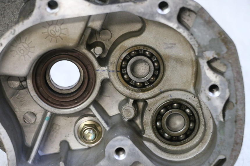 photo de CARCAÇA DE TRANSMISSÃO DA RODA SYM CROX 4T 50 (2016 - 2023) - Pontos de fixação