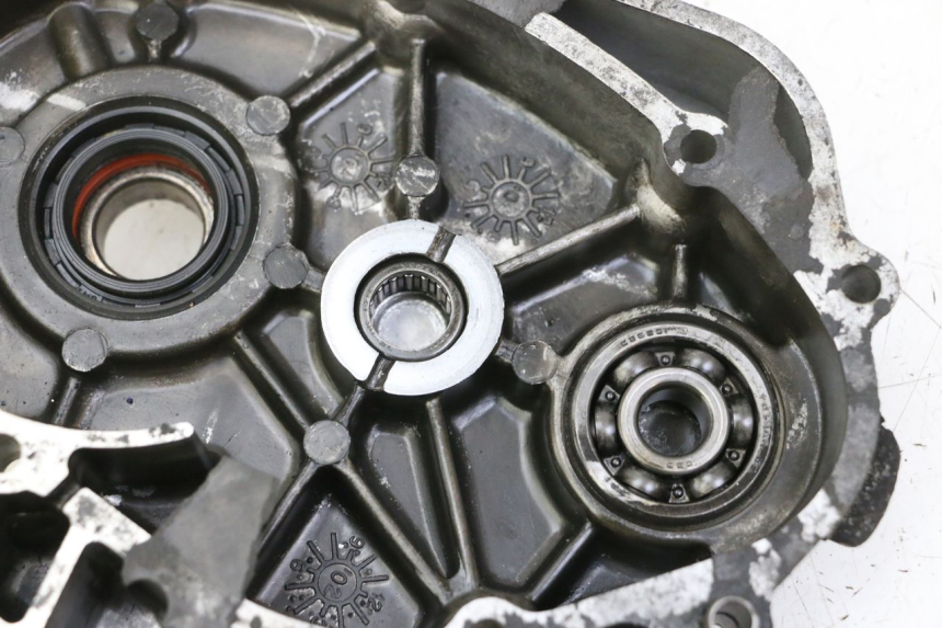 photo de CARCAÇA DE TRANSMISSÃO DA RODA KYMCO GRAND DINK 125 (2002 - 2007) - Pontos de fixação