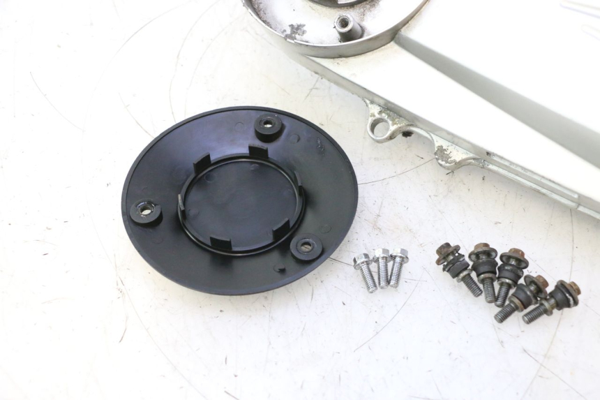 photo de TAMPA DO VARIADOR CF MOTO E-CHARM 125 (2005 - 2008) - Detalhes característicos