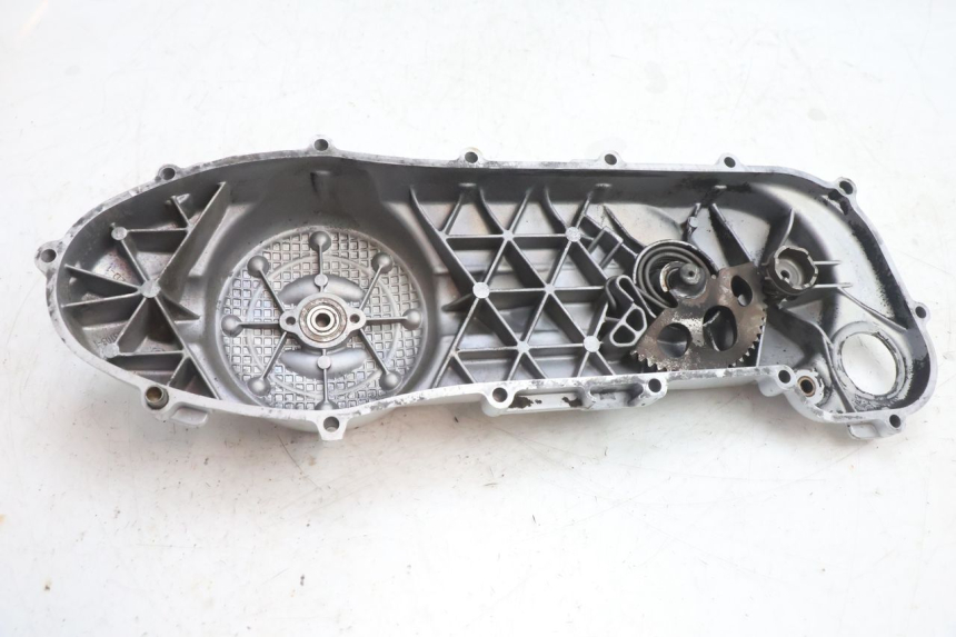 photo de TAMPA DO VARIADOR PIAGGIO FLY 2T 50 (2004 - 2017) - Detalhes característicos