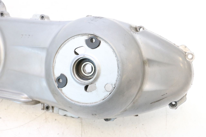 photo de TAMPA DO VARIADOR PIAGGIO MP3 RL 250 (2006 - 2010) - Detalhes característicos