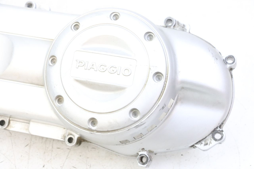 photo de TAMPA DO VARIADOR PIAGGIO ZIP 4T 50 (2018 - 2020) - Detalhes característicos