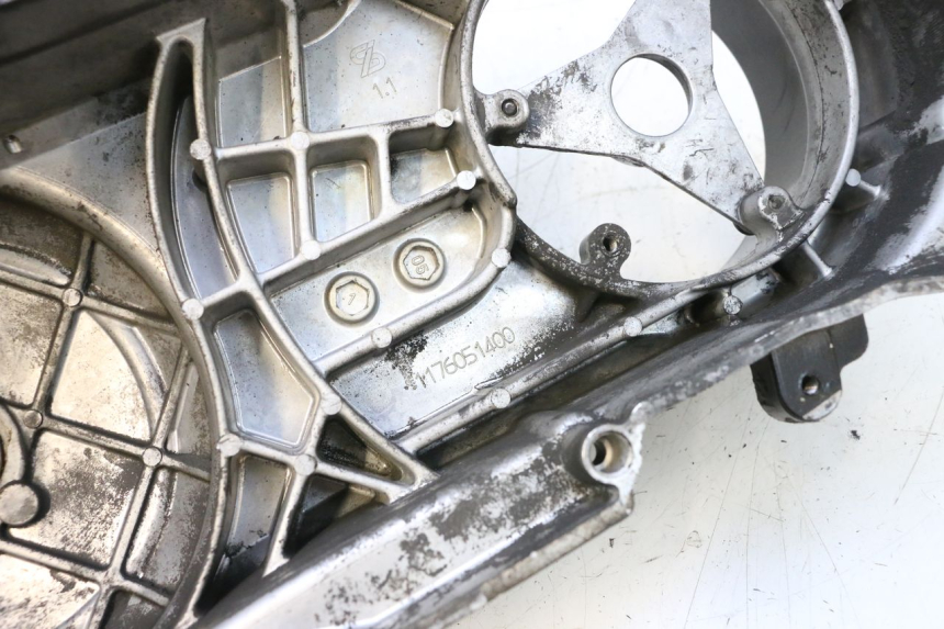 photo de TAMPA DO VARIADOR PEUGEOT SATELIS COMPRESSOR K15 125 (2006 - 2009) - Detalhe da peça