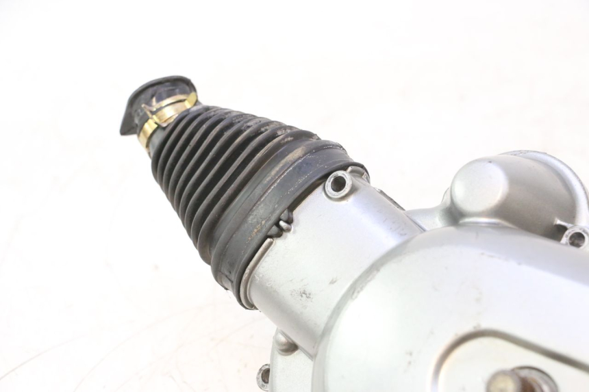 photo de TAMPA DO VARIADOR HONDA SCV LEAD 100 (2003 - 2007) - Detalhes característicos