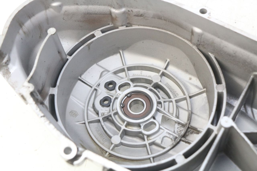 photo de TAMPA DO VARIADOR PIAGGIO VESPA GTS IGET ABS 125 (2017 - 2023) - Ampliação técnica