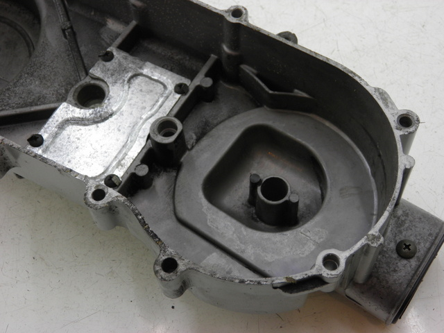 photo de TAMPA DO VARIADOR YIYING YY 125 T-10 125 (2006 - 2012) - Pontos de fixação