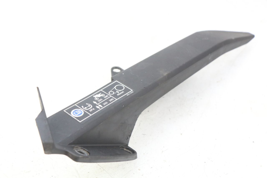 photo de TAMPA DE CORRENTE HONDA CB R 1000 (2018 - 2023) - Outro ângulo de visão
