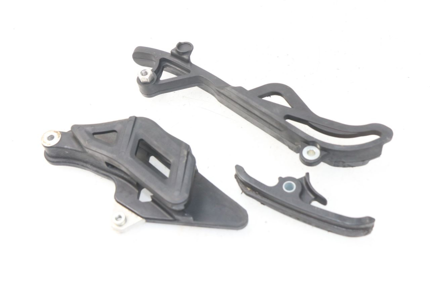 photo de TAMPA DE CORRENTE HUSQVARNA FC 350 (2019 - 2022) - Pontos de fixação