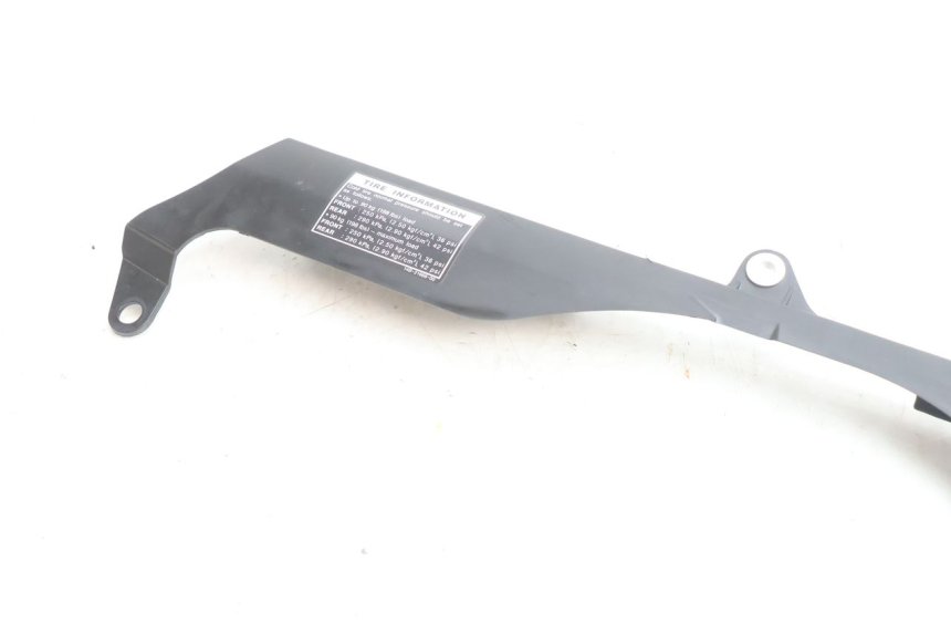 photo de TAMPA DE CORRENTE YAMAHA FZ8 800 (2010 - 2016) - Detalhe da peça