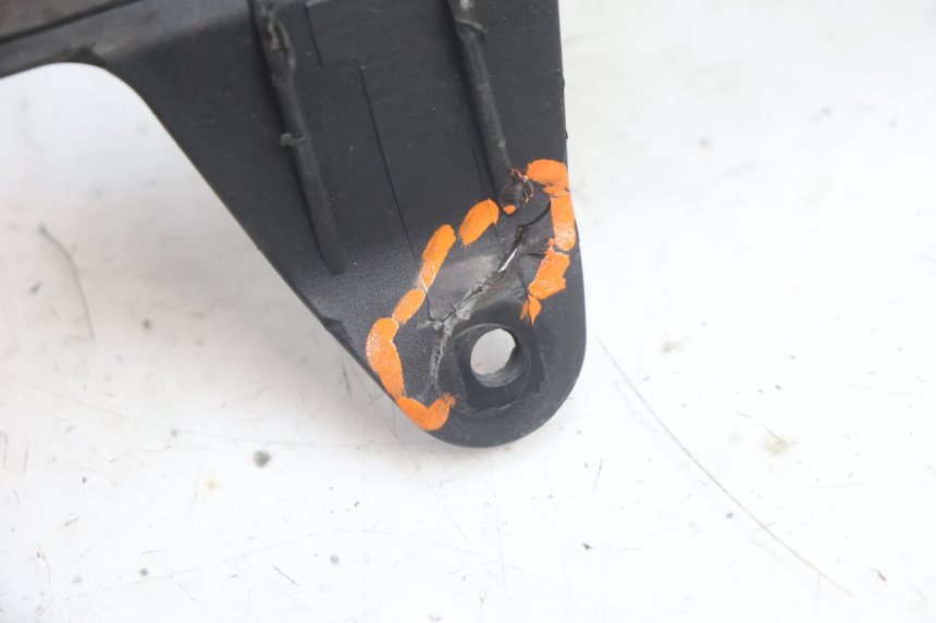 photo de TAMPA DE CORRENTE MASH SEVENTY FIVE 125 (2013 - 2021) - Pontos de fixação