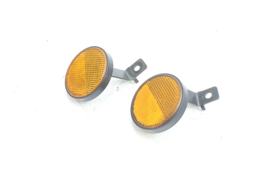 photo de CATADIOPTRICO HONDA SH 125 (2001 - 2003) - Detalhe da peça