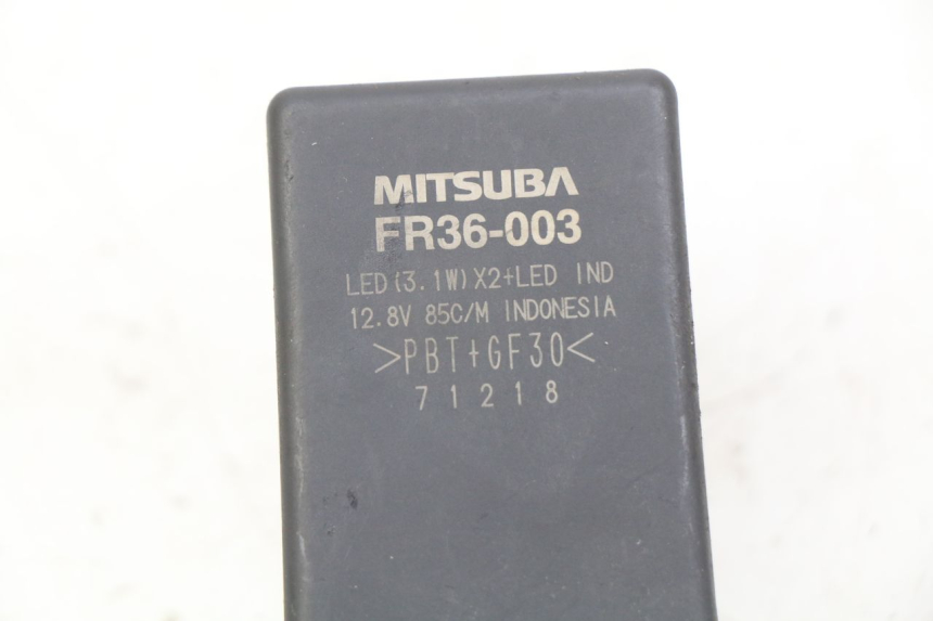 photo de CENTRALINA DE PISCAS HONDA CB R 1000 (2018 - 2023) - Outro ângulo de visão