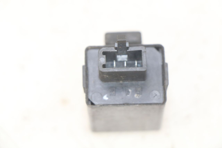 photo de CENTRALINA DE PISCAS HONDA FES PANTHEON 2T 125 (1998 - 2002) - Zoom do estado de desgaste