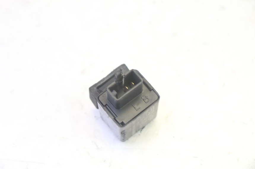 photo de CENTRALINA DE PISCAS YAMAHA FZ6 N FAZER 600 (2004 - 2006) - Outro ângulo de visão