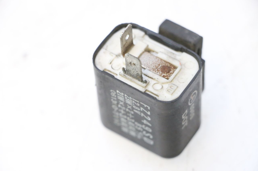 photo de Relé piscas KAWASAKI GPX F ZX750F 750 (1986 - 1990) - Outro ângulo de visão