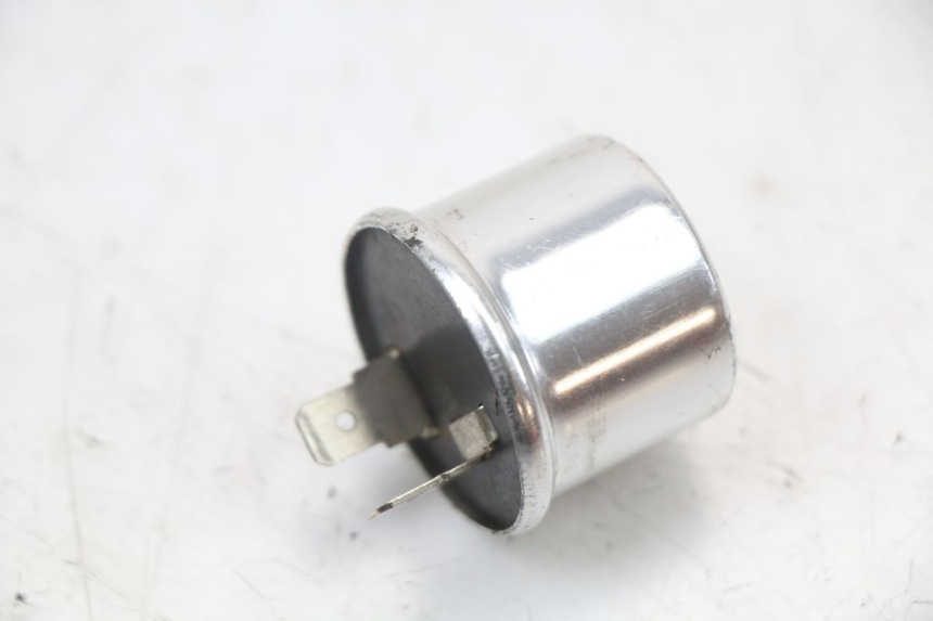 photo de CENTRALINA DE PISCAS SUZUKI GSX E 250 (1982 - 1983) - Detalhe da peça