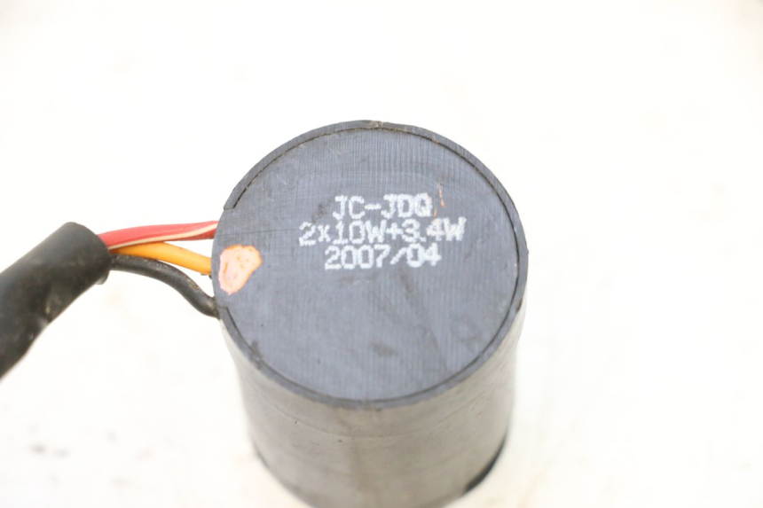 photo de CENTRALE CLIGNOTANTE KEEWAY MATRIX RX9 125 (2006 - 2007) - Outro ângulo de visão