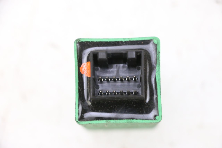 photo de CENTRALINA DE PISCAS PIAGGIO MP3 HPE 300 (2019 - 2026) - Zoom do estado de desgaste