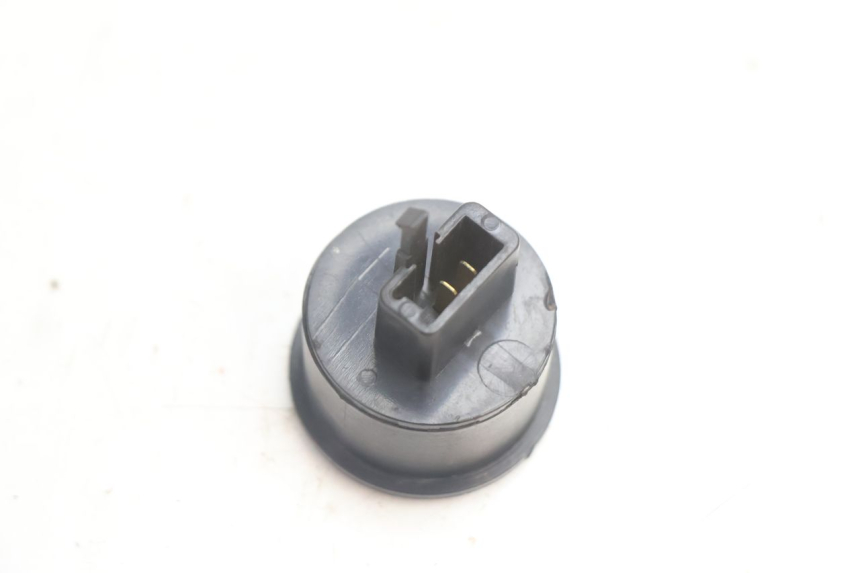 photo de CENTRALINA DE PISCAS PEUGEOT SPEEDFIGHT LC 50 (1996 - 2002) - Outro ângulo de visão