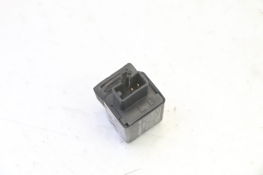 photo de CENTRALINA DE PISCAS YAMAHA TDM ABS 900 (2002 - 2014) - Zoom do estado de desgaste