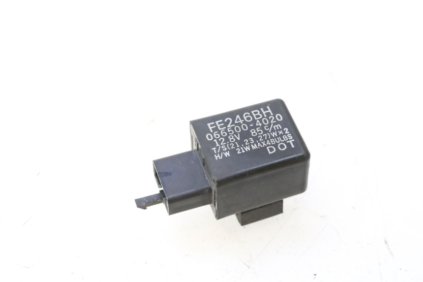 photo de CENTRAL DE PISCAS YAMAHA XP T-MAX ABS 500 (2005 - 2005) - Vista principal