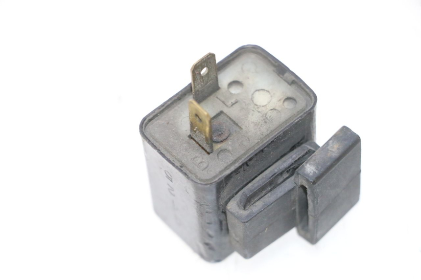 photo de CENTRAL DE PISCAS HONDA XRV AFRICA TWIN 750 (1990 - 1992) - Detalhe da peça