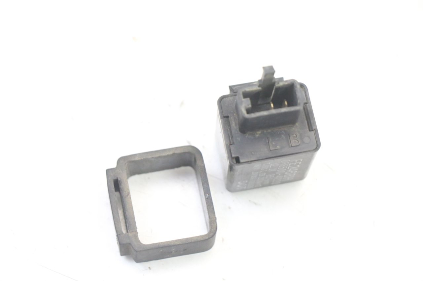 photo de CENTRALINA DE PISCAS YAMAHA FZS FAZER 600 (2001 - 2003) - Zoom do estado de desgaste