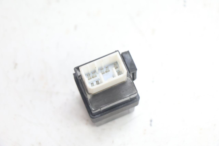photo de CENTRALINA DE PISCAS YAMAHA YP MAJESTY 125 (2002 - 2006) - Outro ângulo de visão