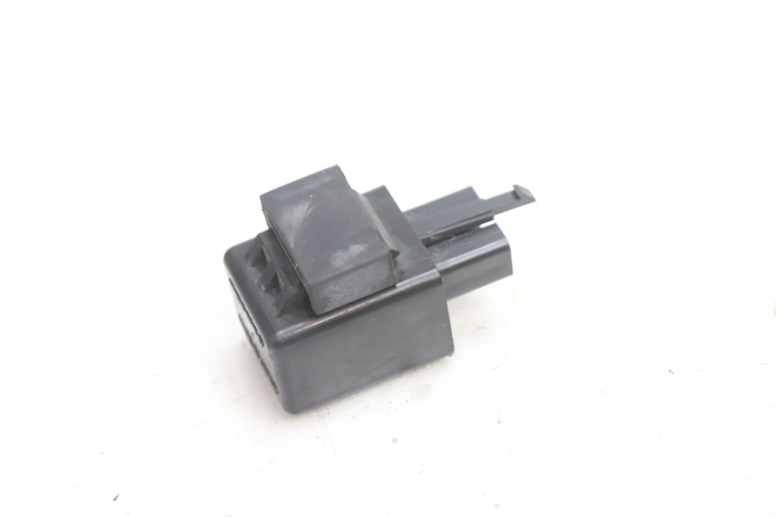 photo de CENTRALINA DE PISCAS KAWASAKI ZX-6R ZX6R 600 (2000 - 2002) - Zoom do estado de desgaste