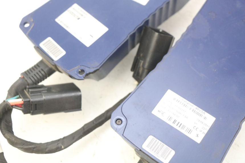 photo de CARREGADOR DE BATERIA PEUGEOT E-VIVACITY 1 (2012 - 2018) - Detalhe da peça