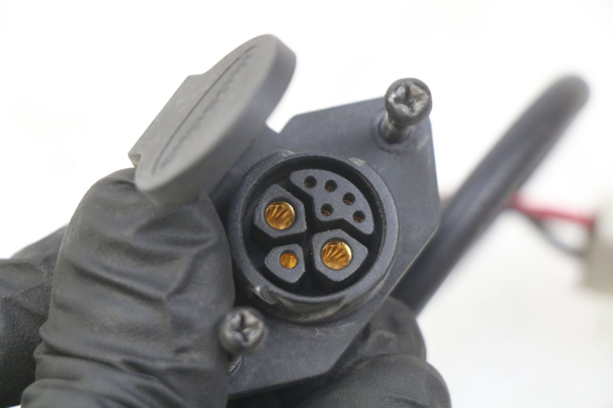 photo de CARREGADOR DE BATERIA LVNENG S5 1 (2019 - 2023) - Zoom do estado de desgaste