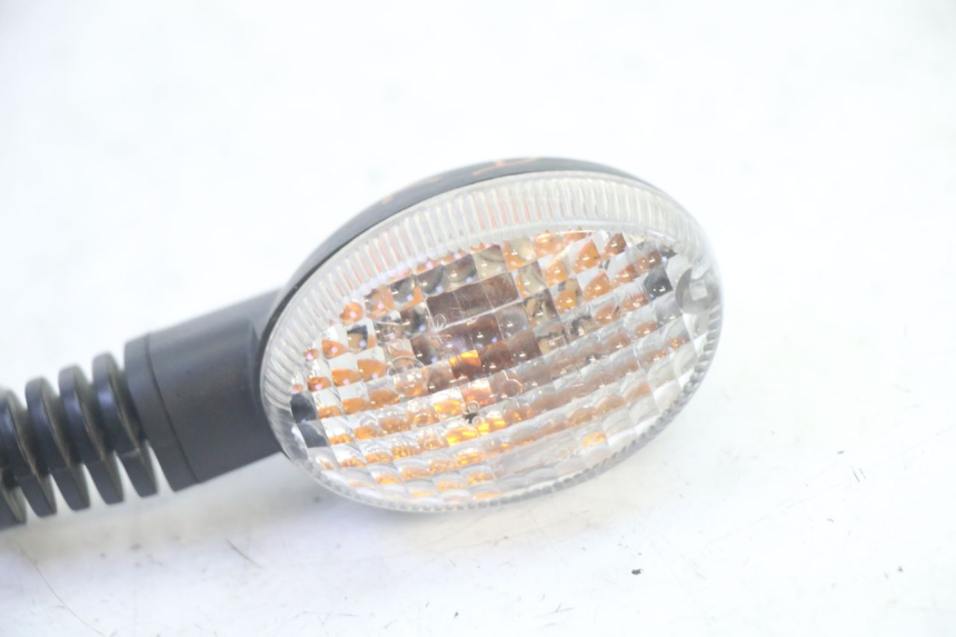 photo de PISCA TRASEIRO DIREITO SUZUKI DL V STROM 1000 (2002 - 2007) - Zoom do estado de desgaste