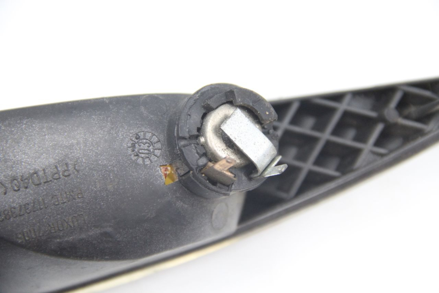 photo de PISCA TRASEIRO DIREITO PEUGEOT ELYSTAR 125 (2002 - 2007) - Outro ângulo de visão