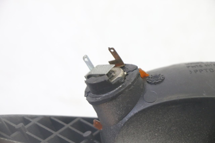 photo de PISCA TRASEIRO DIREITO PEUGEOT ELYSTAR 50 (2002 - 2014) - Pontos de fixação
