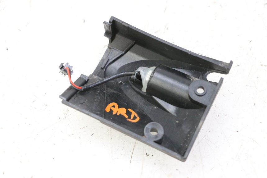 photo de PISCA TRASEIRO DIREITO KUKIRIN G2 MASTER 1 - Estado da superfície