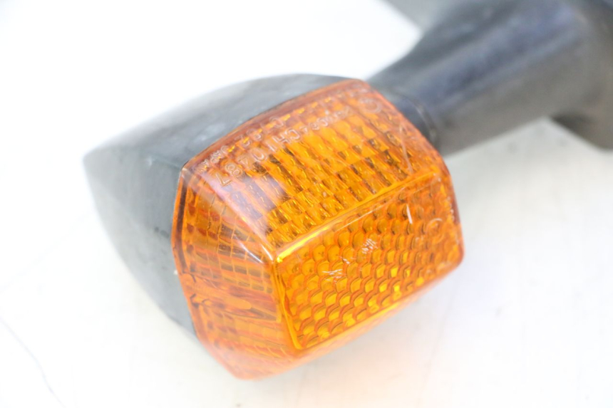 photo de SINALIZADOR TRASEIRO DIREITO KAWASAKI GPX F ZX750F 750 (1986 - 1990) - Ampliação técnica