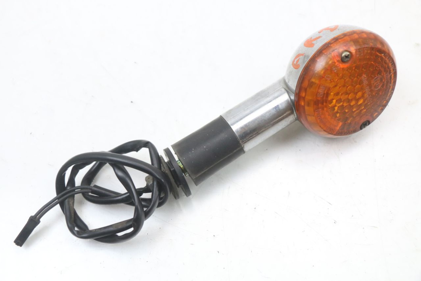 photo de PISCA TRASEIRO DIREITO SUZUKI GZ MARAUDER 125 (1998 - 2004) - Zoom do estado de desgaste