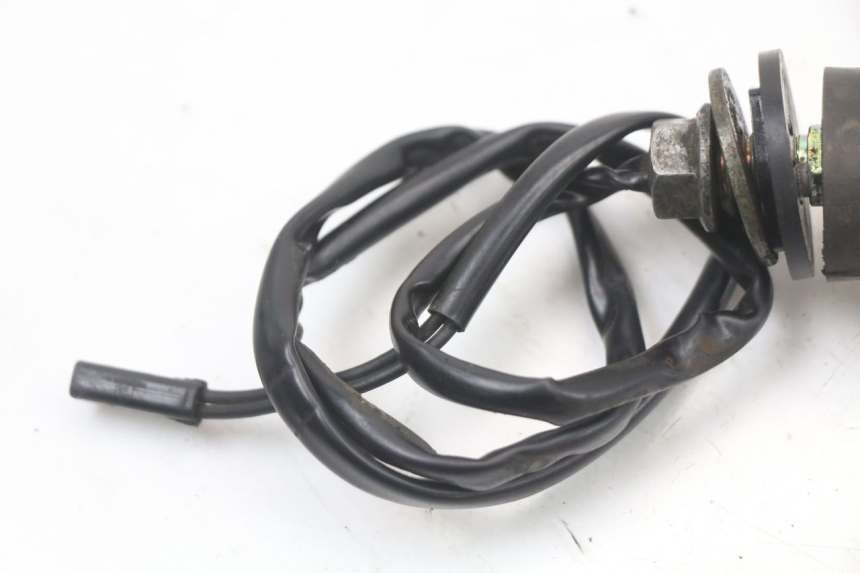 photo de PISCA TRASEIRO DIREITO SUZUKI GZ MARAUDER 125 (1998 - 2004) - Pontos de fixação
