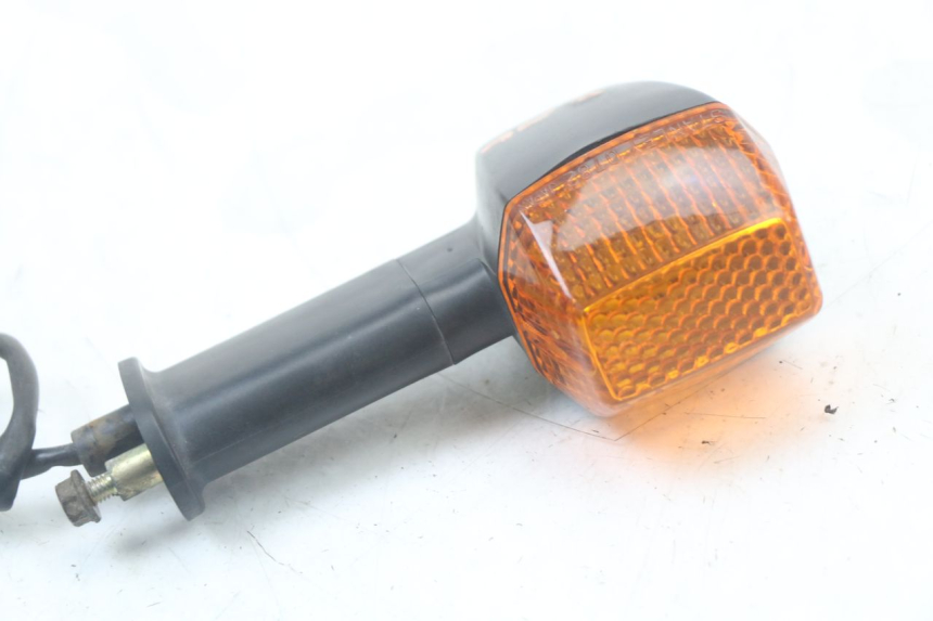 photo de PISCA TRASEIRO DIREITO KAWASAKI GTR 1000 (1994 - 2004) - Zoom do estado de desgaste