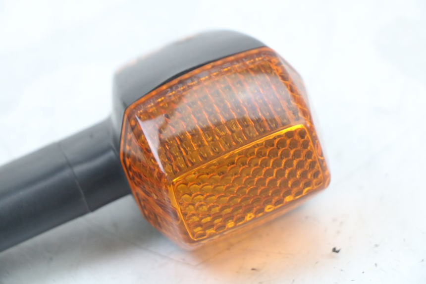 photo de PISCA TRASEIRO DIREITO KAWASAKI GTR 1000 (1994 - 2004) - Outro ângulo de visão