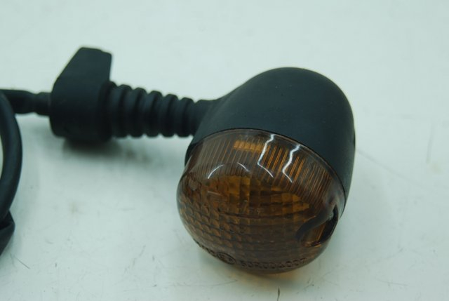 photo de PISCA TRASEIRO DIREITO MBK NITRO NAKED 50 (2005 - 2012) - Outro ângulo de visão
