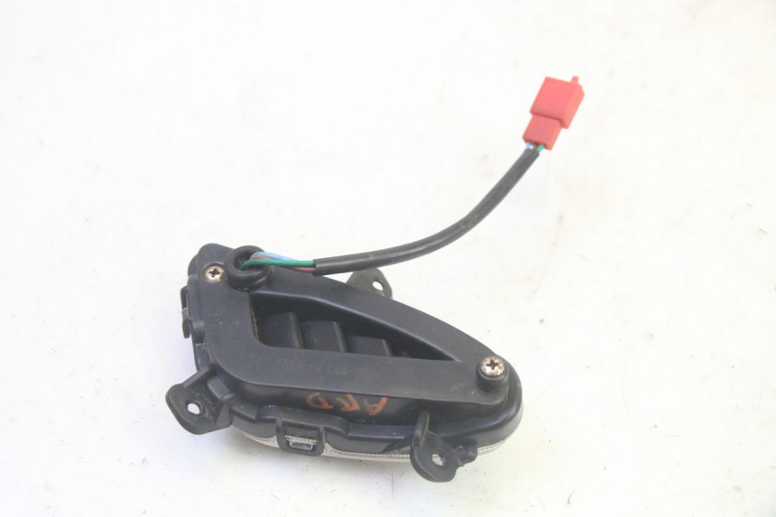 photo de PISCA TRASEIRO DIREITO JM MOTORS OLDIES GT 4T 50 (2018 - 2025) - Outro ângulo de visão