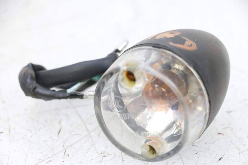 photo de PISCA TRASEIRO DIREITO SYM ORBIT 2 50 (2008 - 2014) - Pontos de fixação