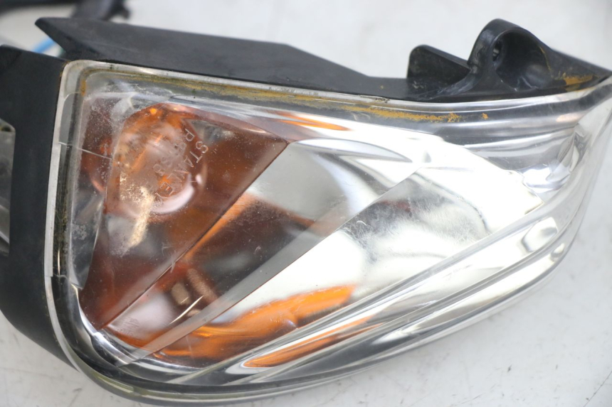 photo de PISCA TRASEIRO DIREITO HONDA PCX (JF28) 125 (2009 - 2011) - Outro ângulo de visão