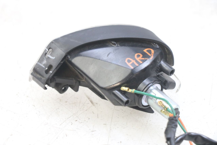 photo de PISCA TRASEIRO DIREITO HONDA PCX (JF47) 125 (2012 - 2013) - Zoom do estado de desgaste