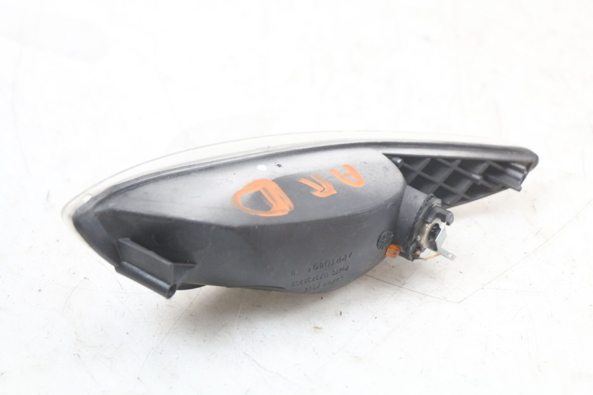photo de PISCA TRASEIRO DIREITO PEUGEOT ELYSTAR 50 (2002 - 2014) - Zoom do estado de desgaste